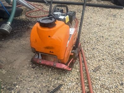 Multiquip 17 Vibratory Plate Compactor