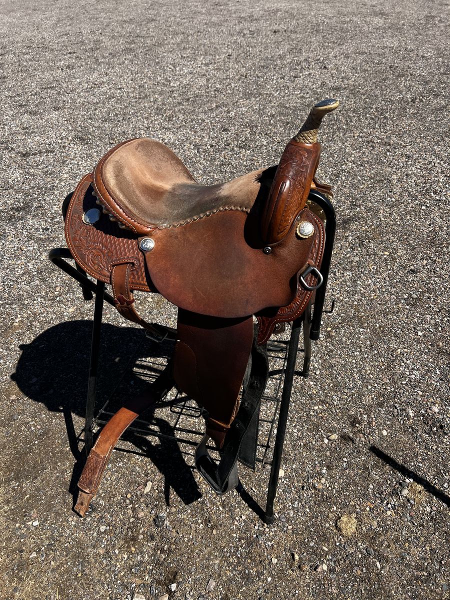 Barrel saddle