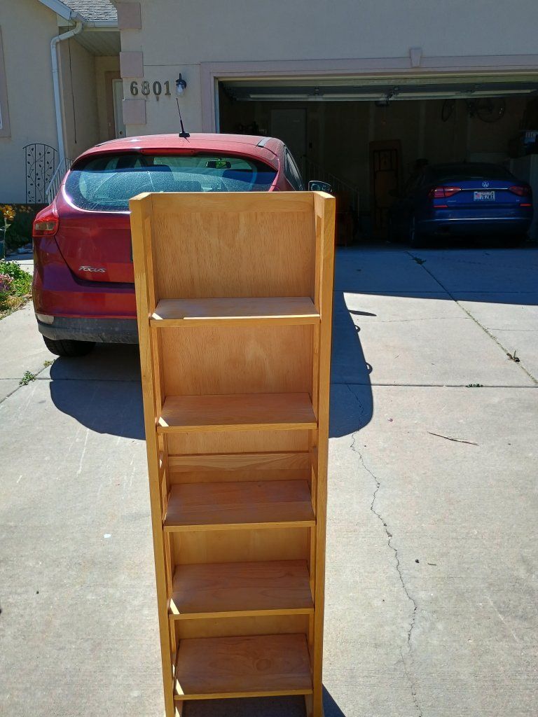 free desk and shelf