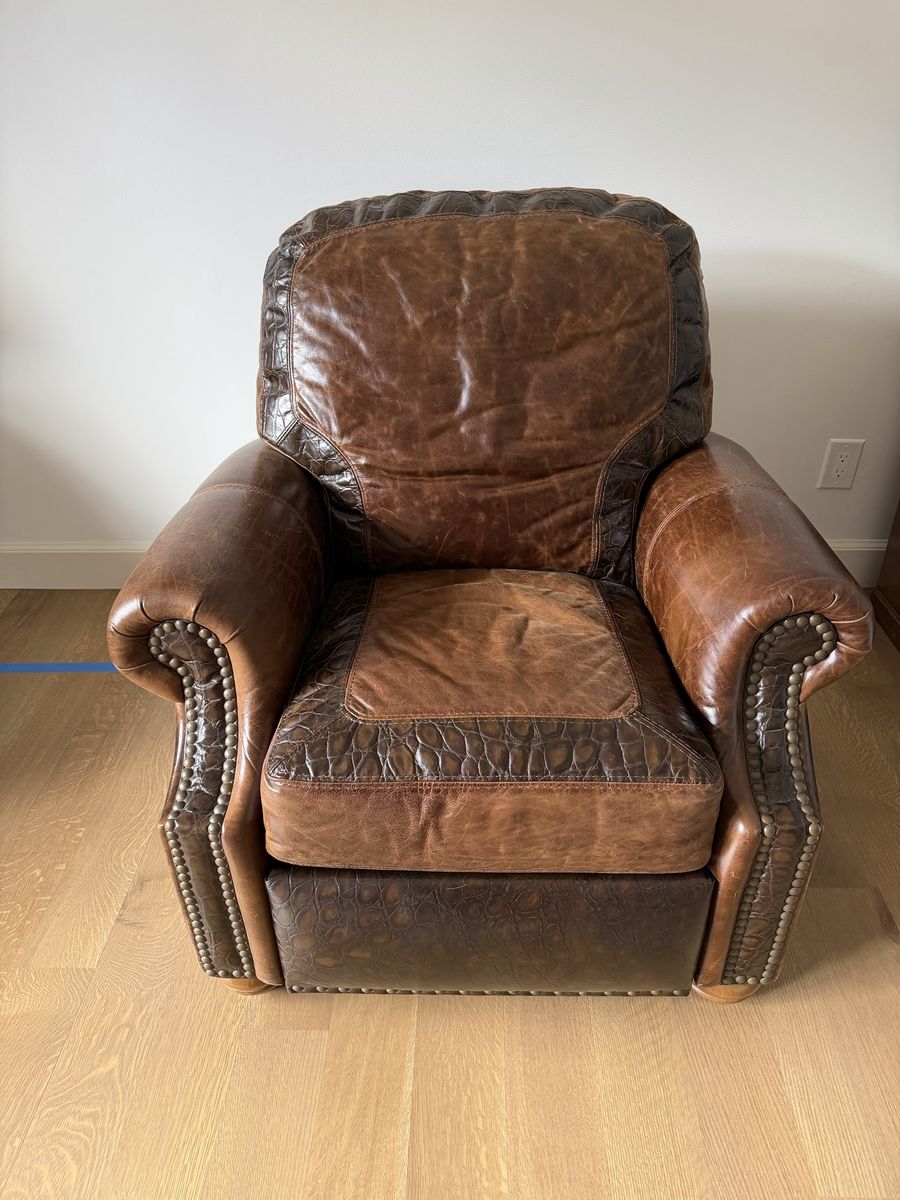 Gorgeous Omnia Riverton Leather Pushback Recliner (Brompton & Croc Accent)