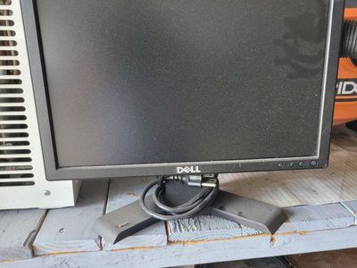 Dell LCD Computer Monitor with Stand and Power Cable