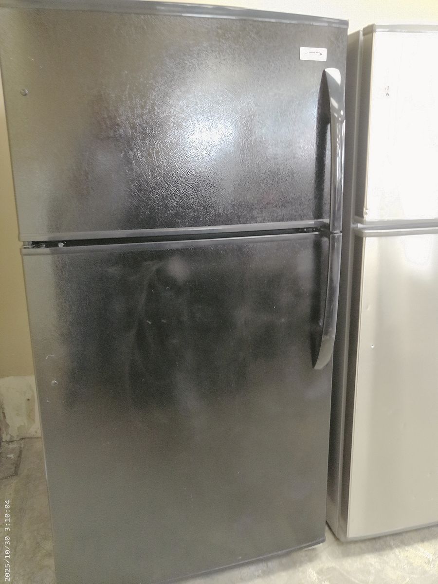 Clean 20 cf Refrigerator~Works Great~90 Day Guarantee