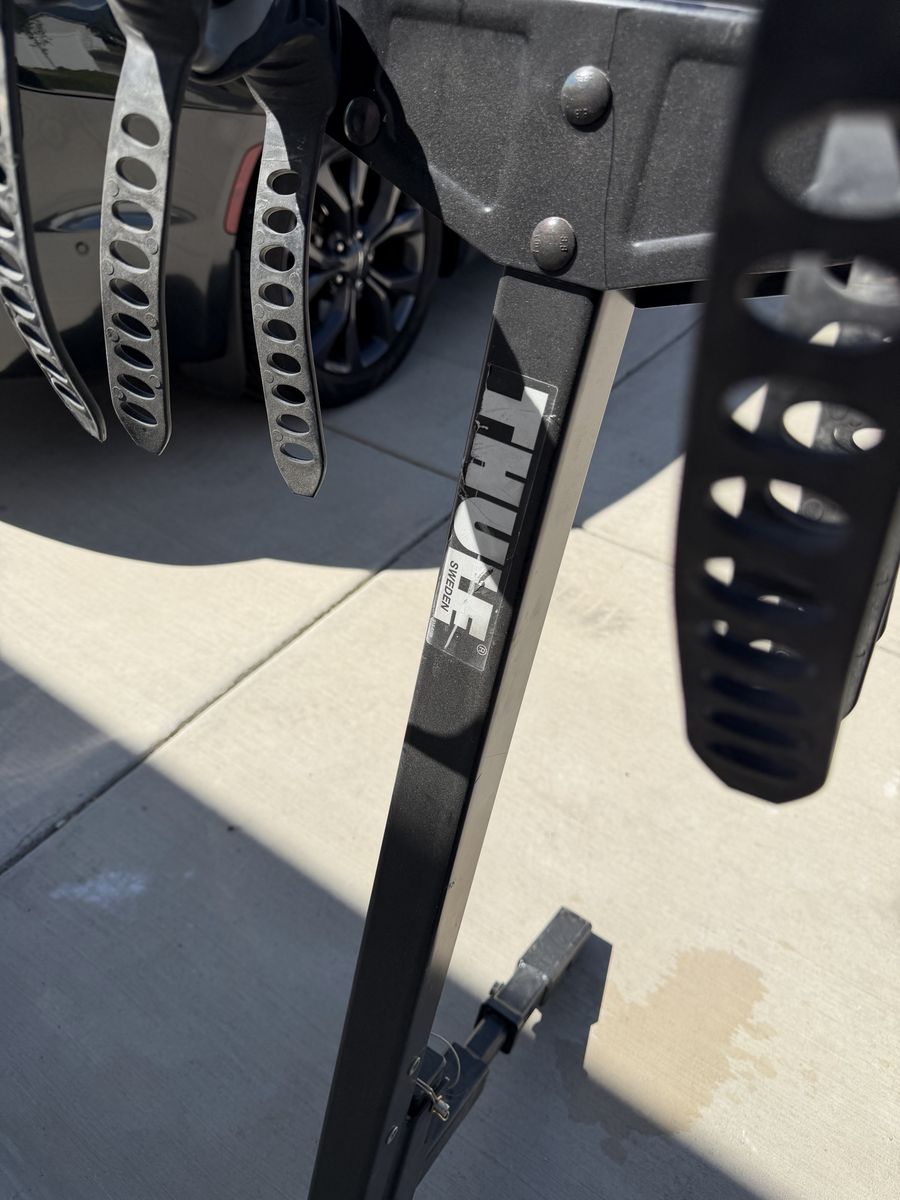 Thule Sweden Hitch-Mount 4-Bike Carrier Rack for Cars, SUVs, and Trucks