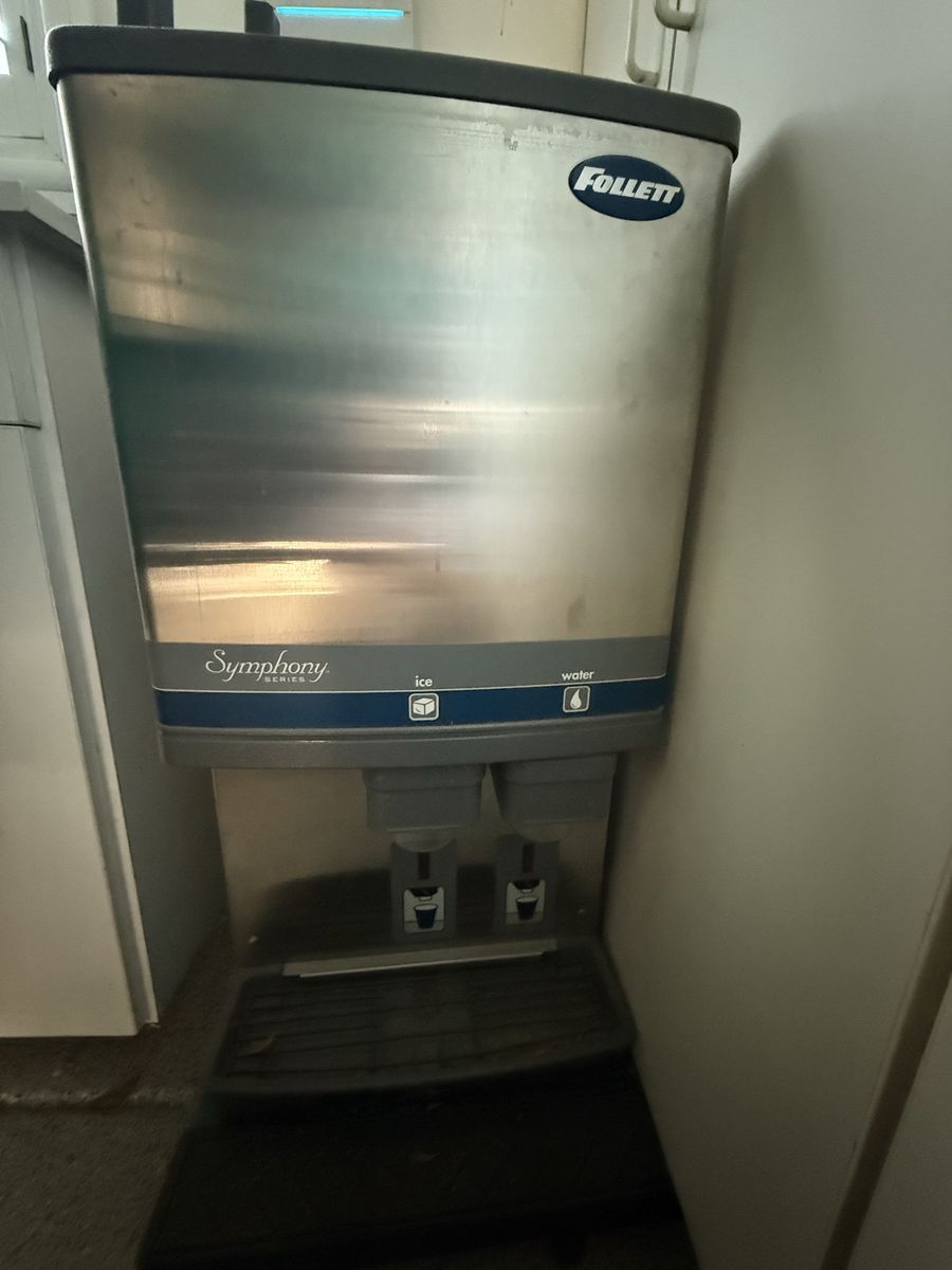 Follett pebble ice machine and water dispenser