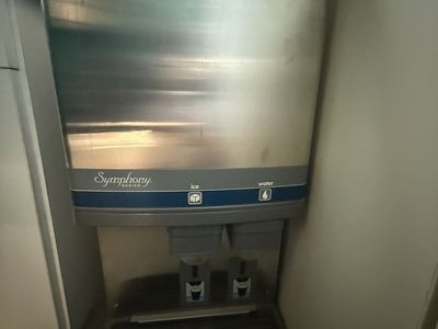 Follett pebble ice machine and water dispenser