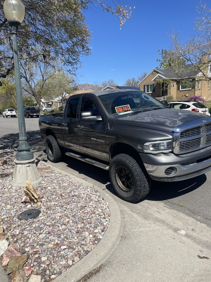 2004 Dodge Ram 2500 SLT