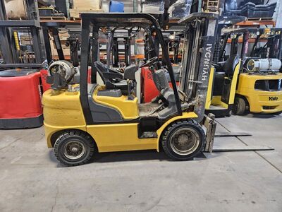 2015 Hyundai 30L-7A 6000 lb Pneumatic Tire Forklif