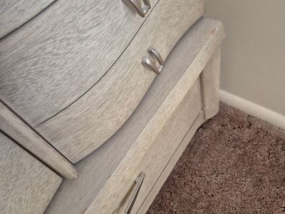 Vintage Bassett 8 drawer dresser with mirror Cash only