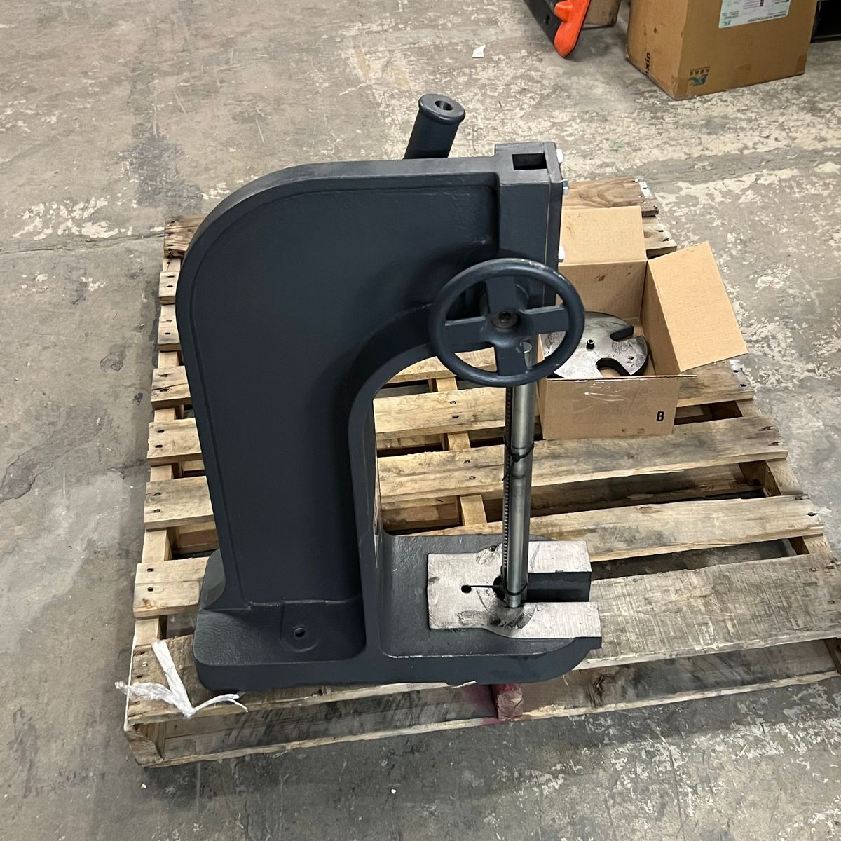 Main image 6