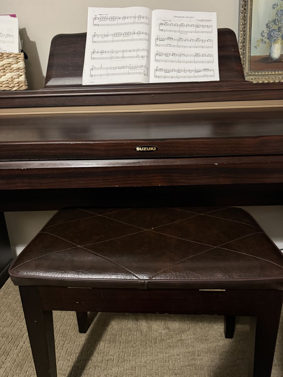 Suzuki HP-3000 Digital Piano Ensemble with Matching Bench - Dark Wood Finish