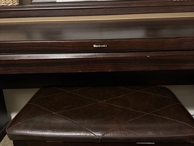 Suzuki HP-3000 Digital Piano Ensemble with Matching Bench - Dark Wood Finish