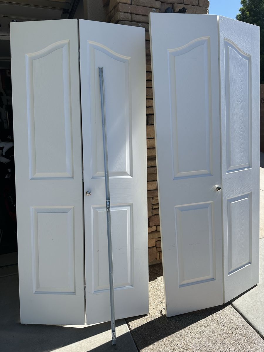71" Bifold Closet Doors (1 Set)