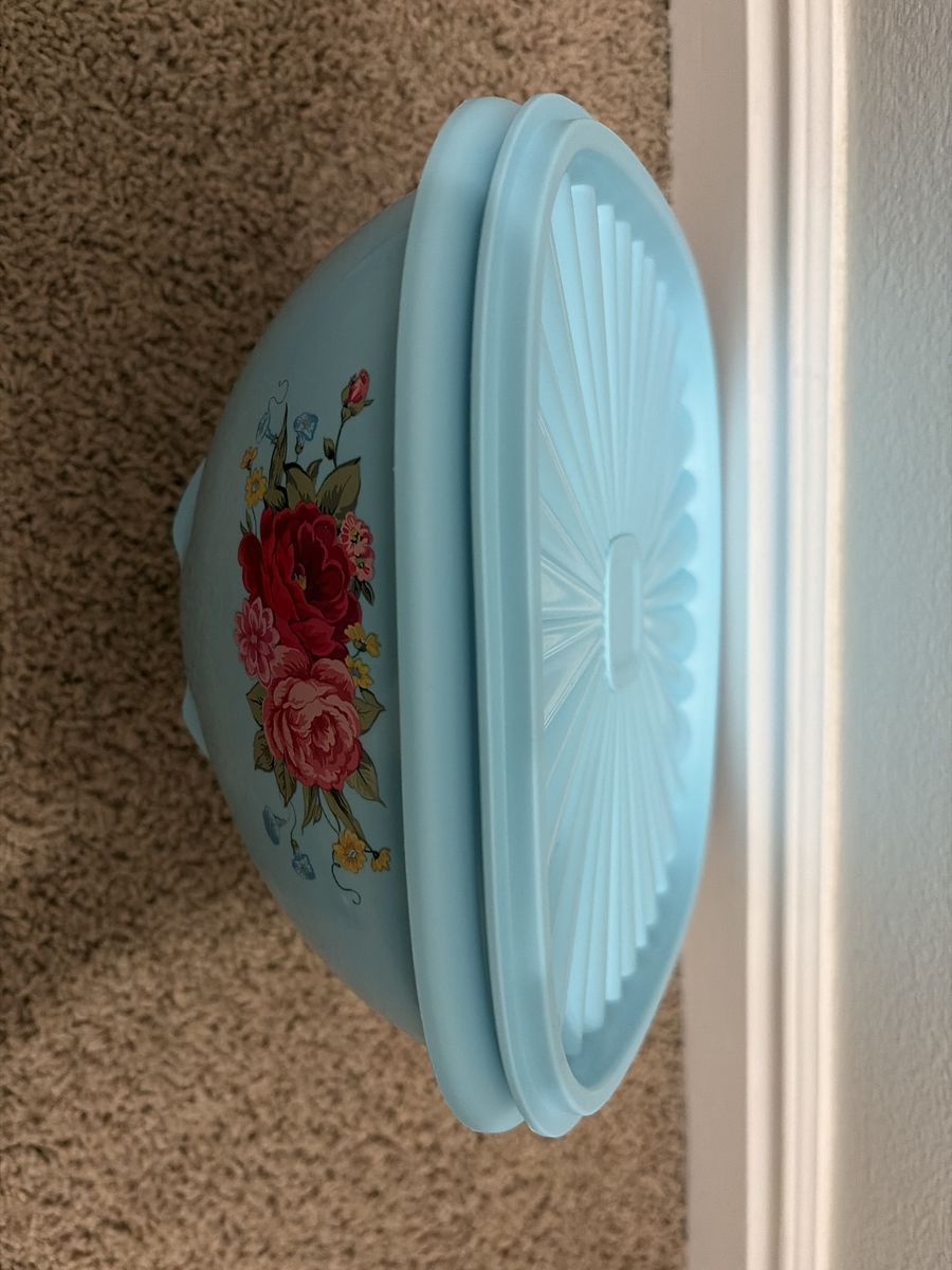 Vintage Pioneer Woman Light Blue Floral Mixing Bowl with Lid - Large, Farmhouse Chic