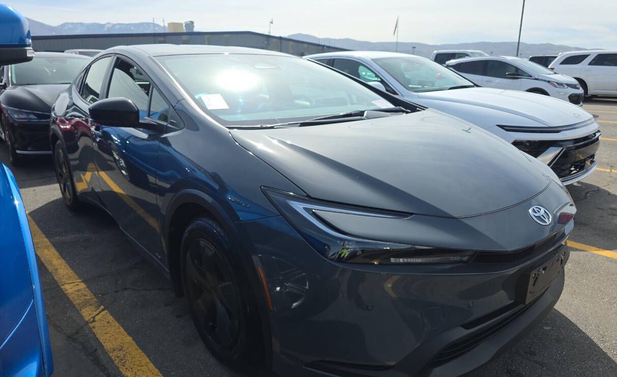 2024 Toyota Prius LE