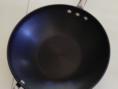 Circular commercial grade 12" wok