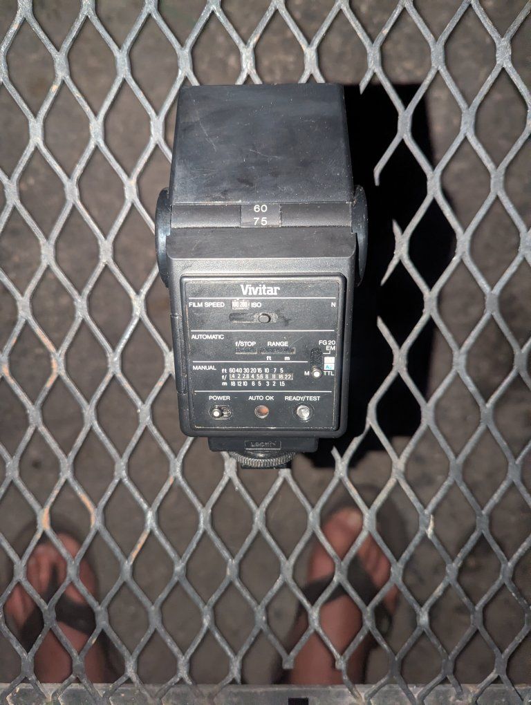 Vivitar Auto Thyristor 550FD Camera Flash - Vintage Photography Accessory