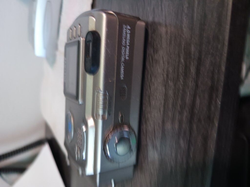 Samsung digimax420camera