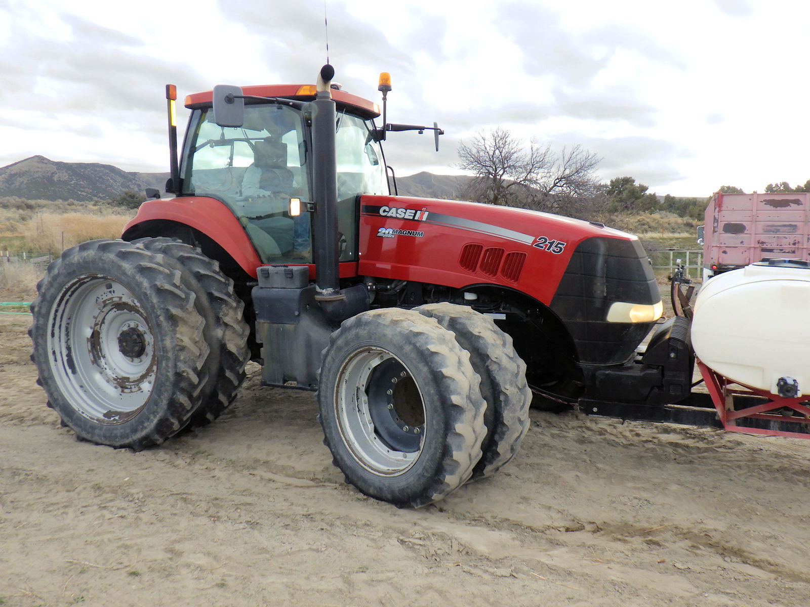 Case IH Magnum 215 MFD Tractor