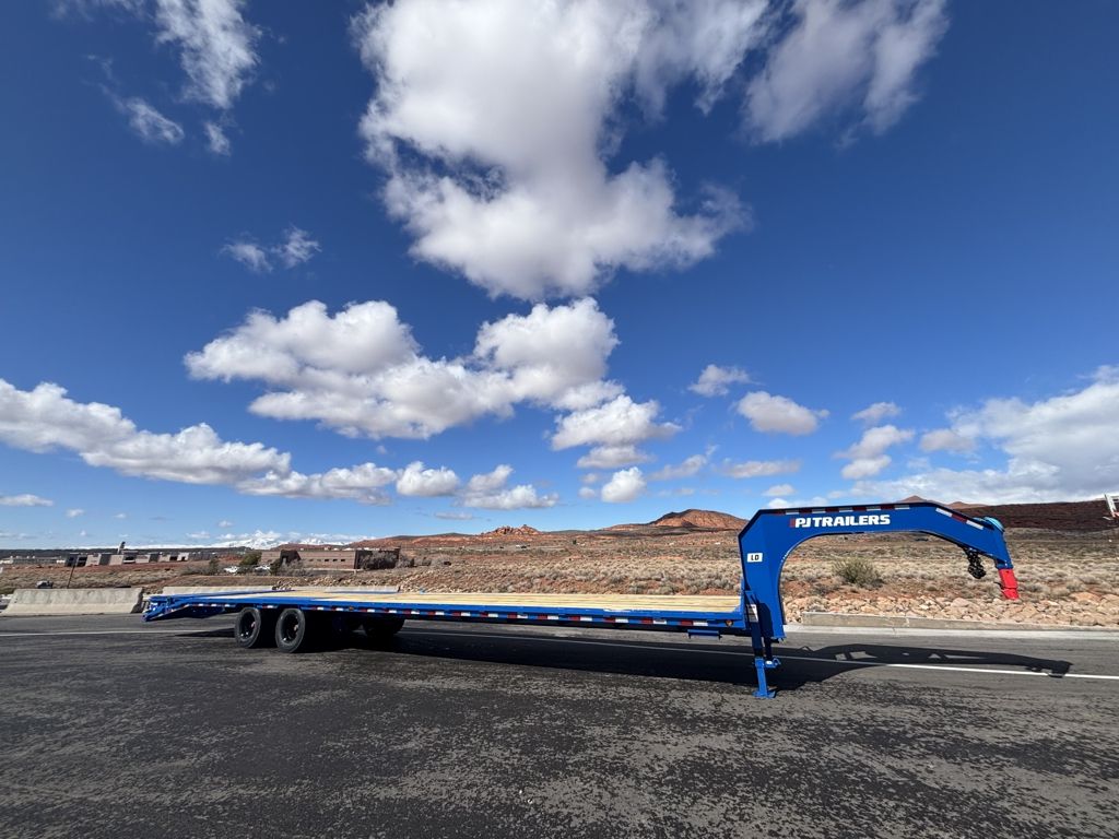 2026 PJ Trailers LD402 8.5x40 Gooseneck Flatbed Tr