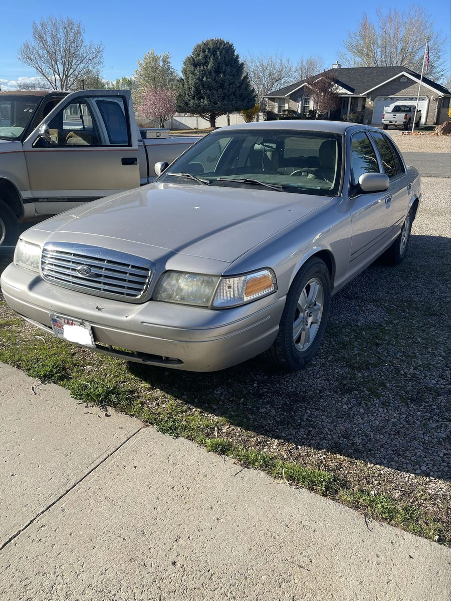2011 Ford Crown Victoria LX