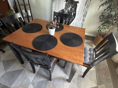 Table & 4 Chairs