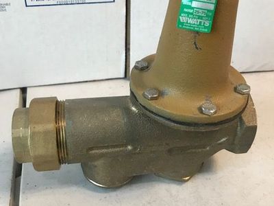 Watts 1-1/4 inch pressure regulator LF 25AUB ZB