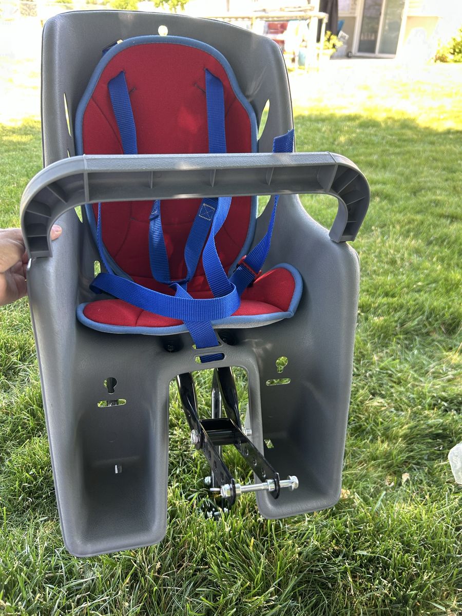Bell cocoon baby bike seat almost new