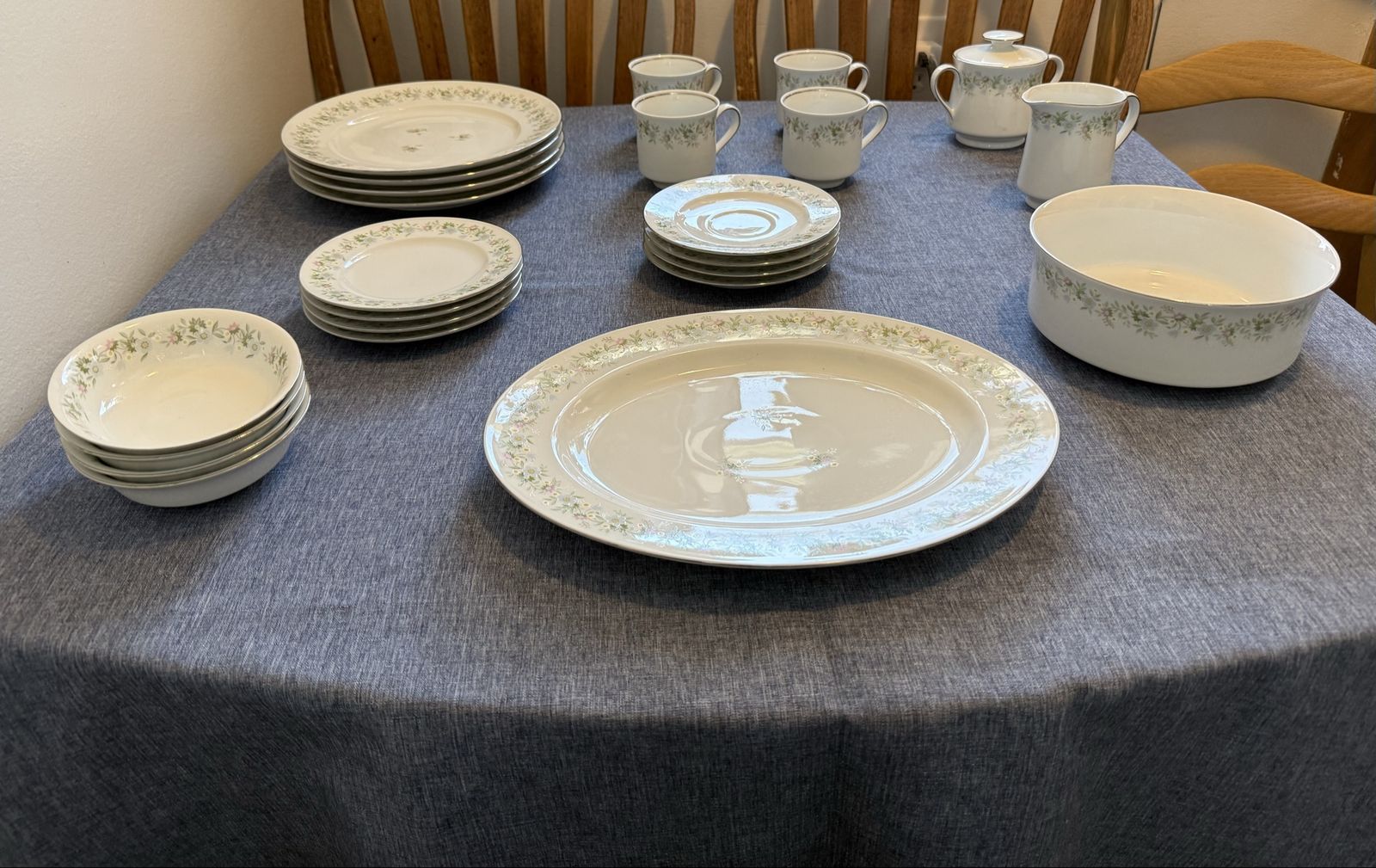 Johann Haviland Bavaria Germany Gold Line Dinnerware Set - Floral Pattern, 24 Pieces