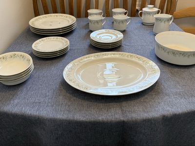 Johann Haviland Bavaria Germany Gold Line Dinnerware Set - Floral Pattern, 24 Pieces