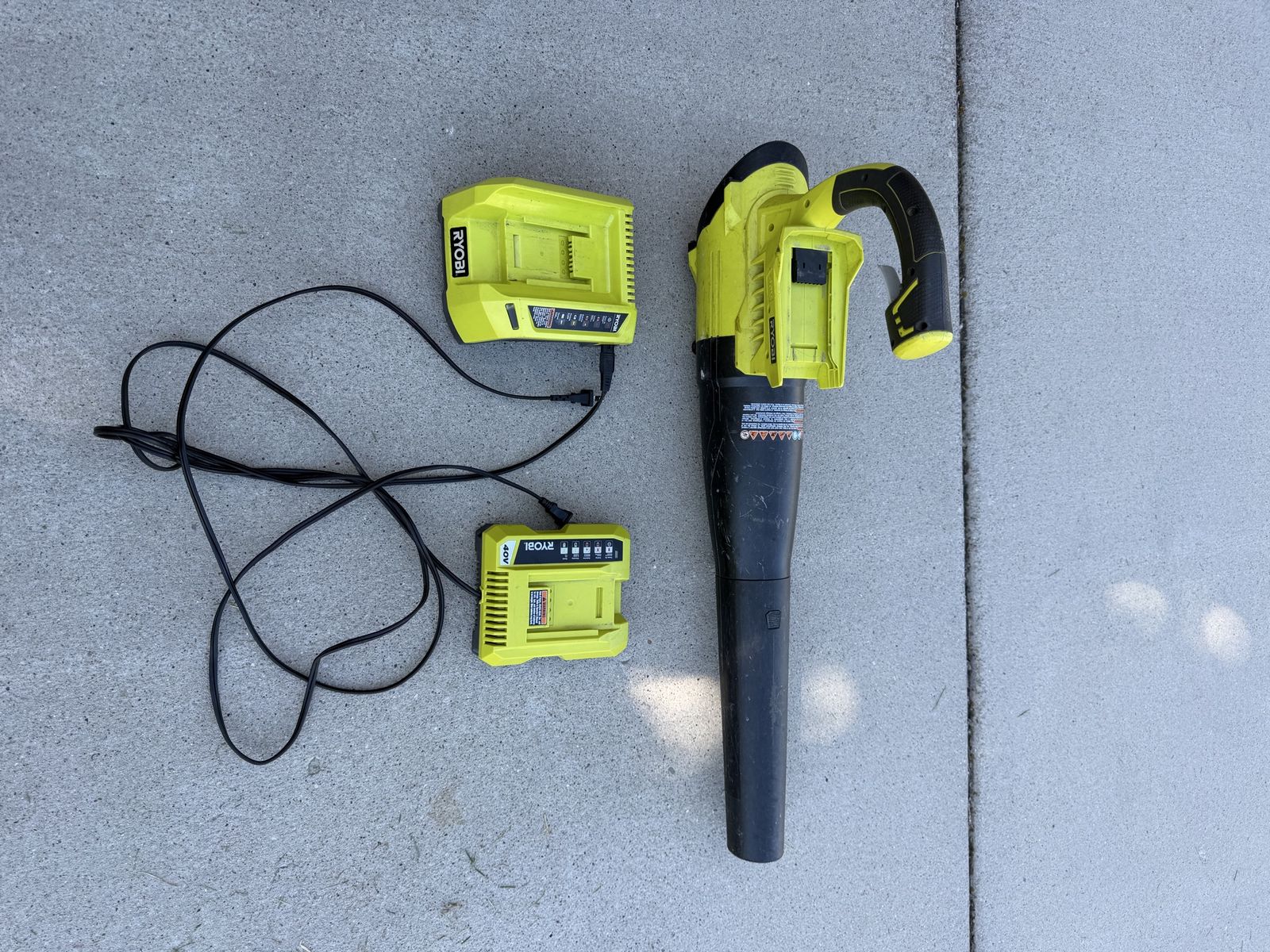 Ryobi 40V Leaf blower and chargers