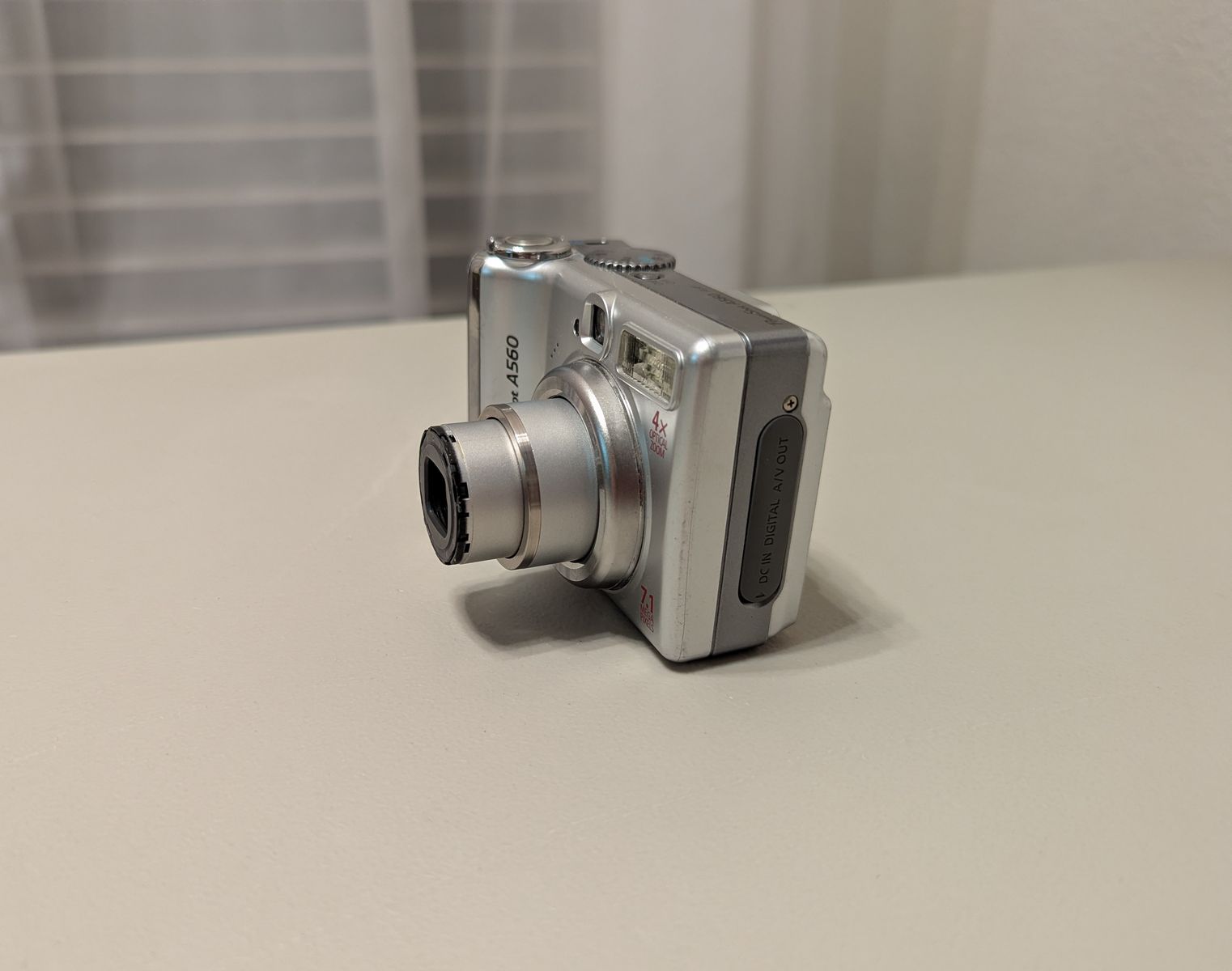 canon camera - digital powershot 7mp
