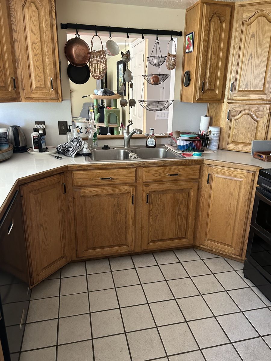 Oak Kitchen Cabinets - Excellent Condition $1,000 or Best Offer