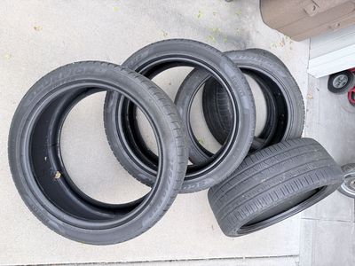 Set of 4 Tires and spare 275/40 R 22