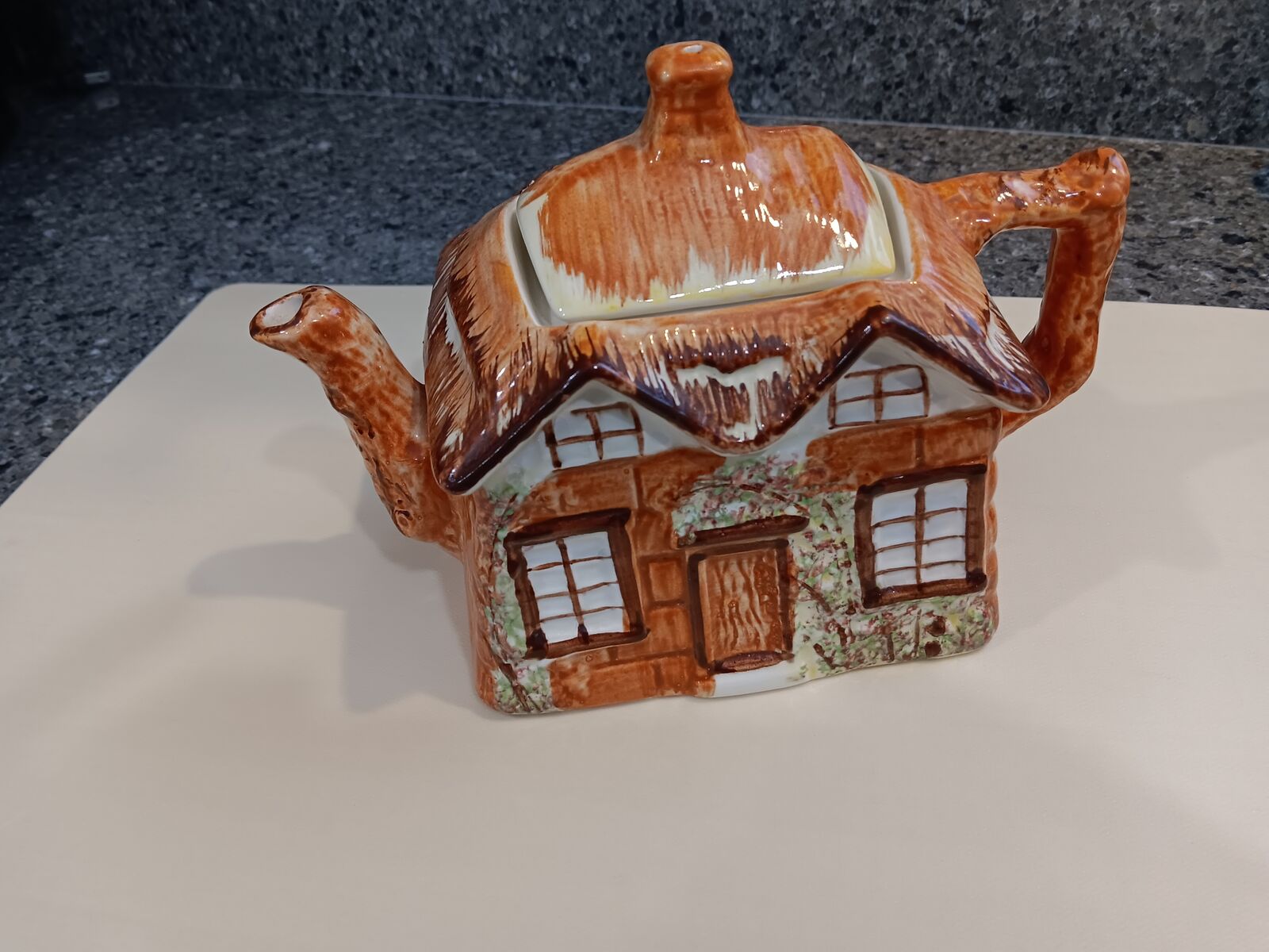 Vintage Ye Olde Cottage Teapot