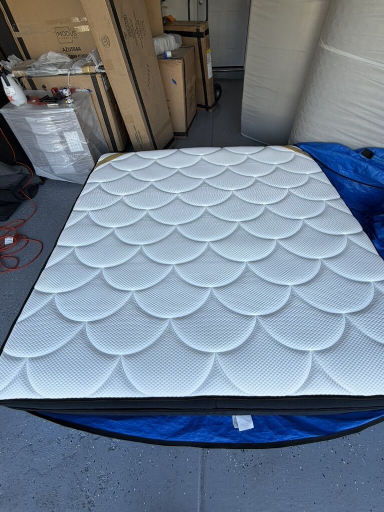 Dreamcloud Premier Rest King Mattress