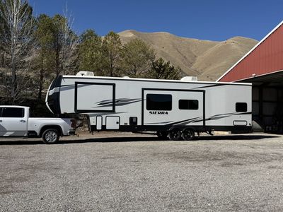 2022 Forest River Sierra 3440BH Fifth Wheel – Bunkhouse Family Camper – Sleeps up to 10