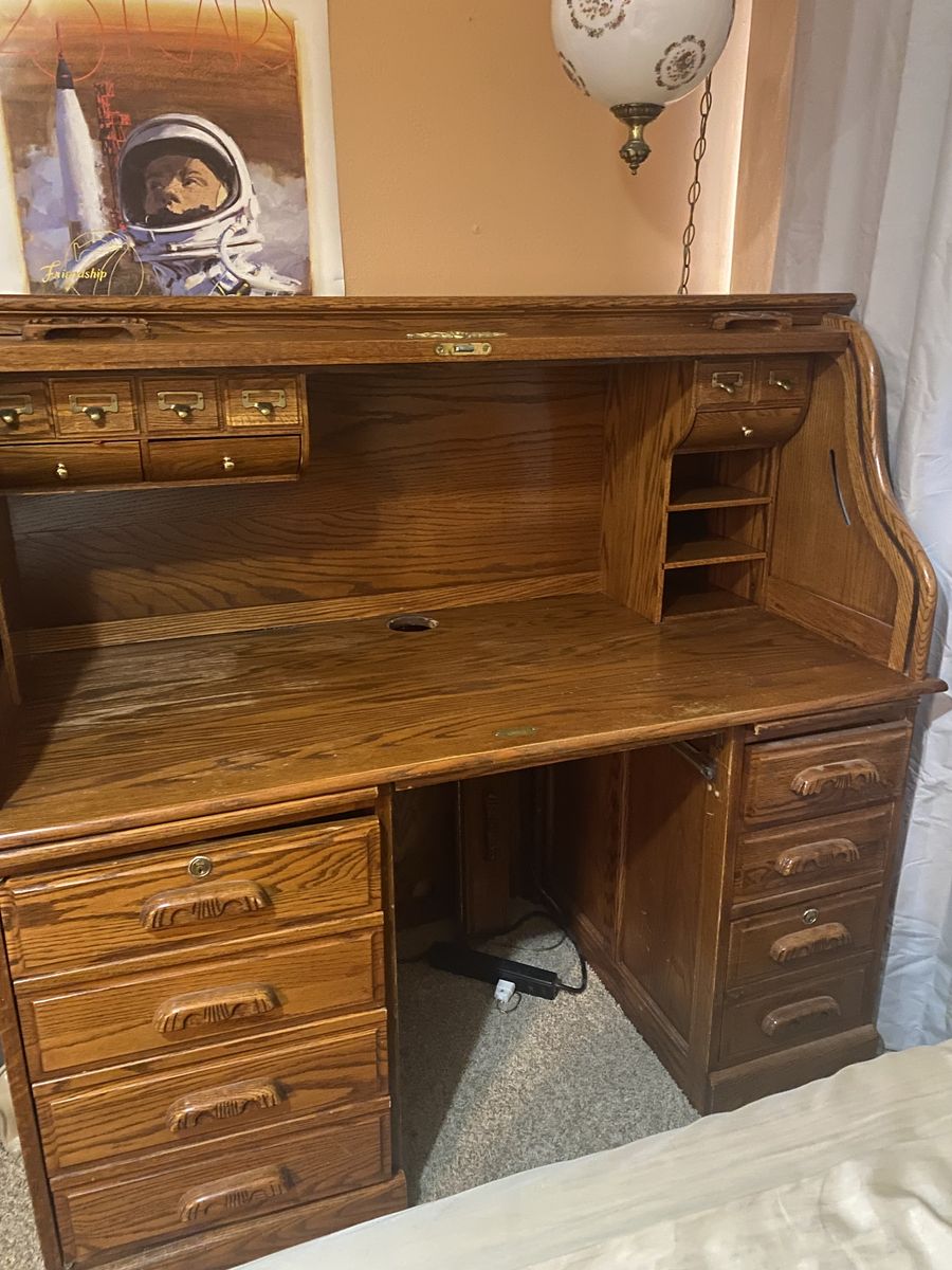Desk / Study hutch