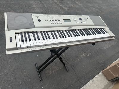 Yamaha digital piano keyboard YPG 235 76 keys