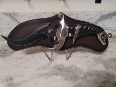 Black widow dagger