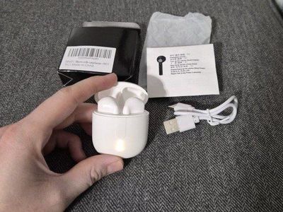 New Bluetooth wireless earphones / earbuds