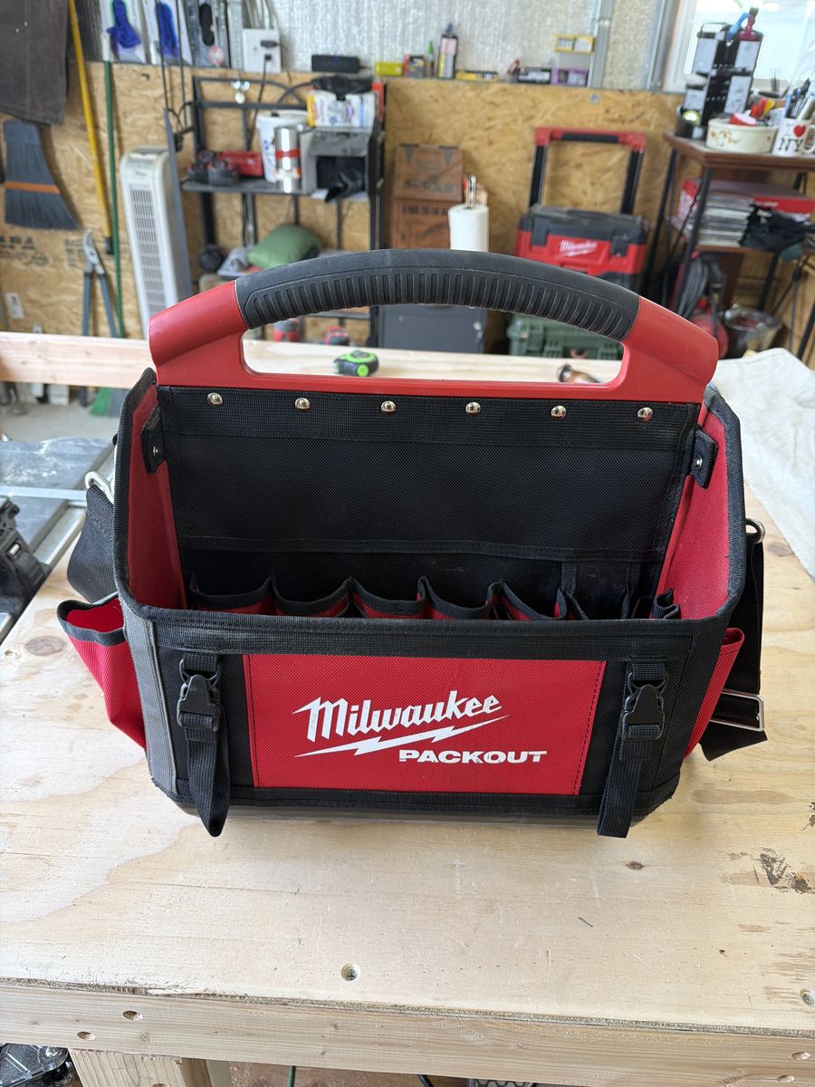 Milwuakee 15 Packout Tote