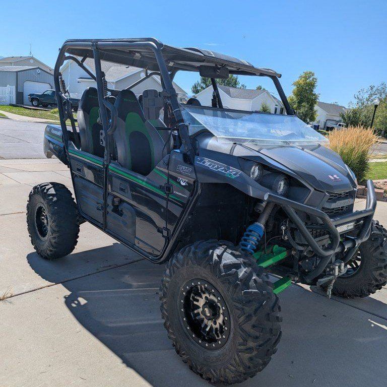 2016 Kawasaki Teryx4 EPS UTV Side-by-Side - 4 Seater, Black/Green