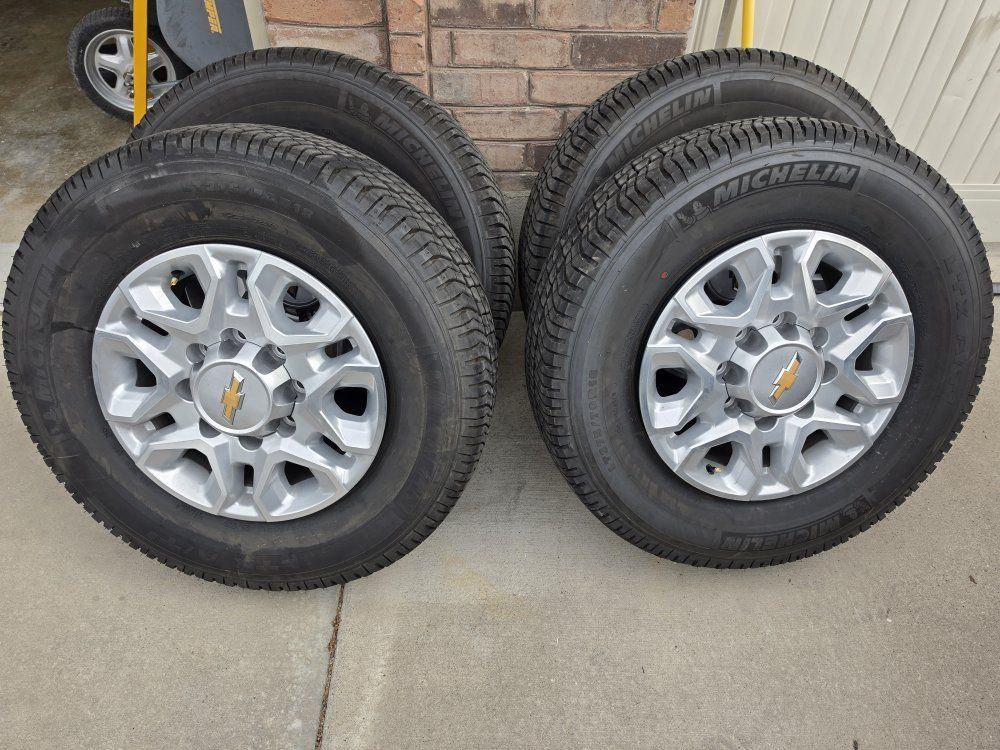 Michelin LTX A/T2 truck tires 275/70R18