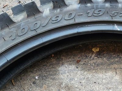 100/90-19 PIRELLI SCORPION MX32