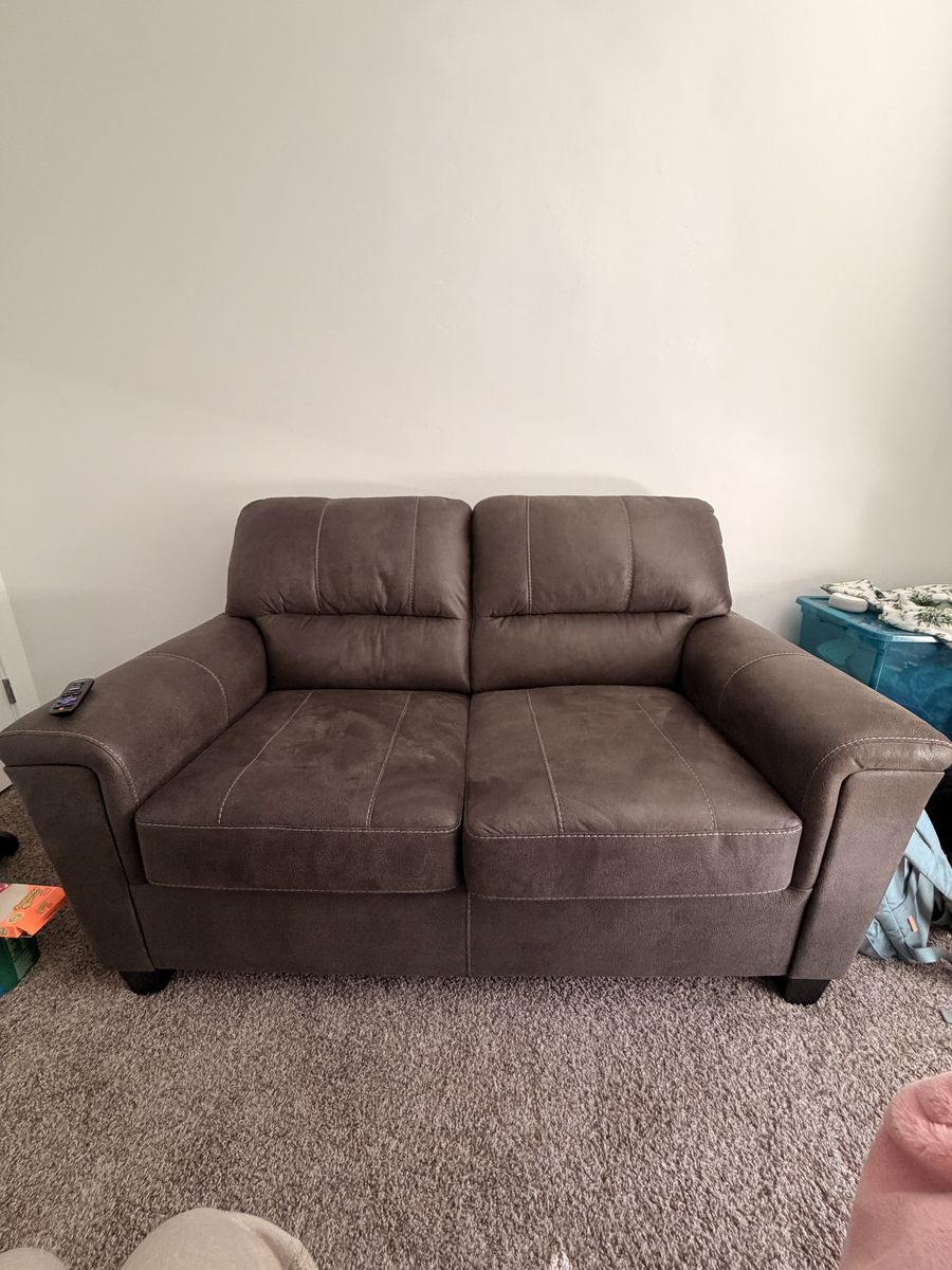 Ashley Furniture Navi Loveseat