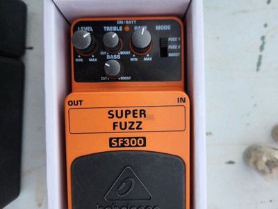 Behringer Super Fuzz Sf300 3-Mode Fuzz Distortion