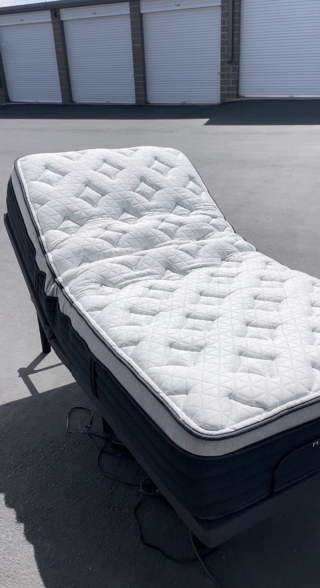 Helix Midnight Luxe Twin XL Mattress w/ Adjustable Base