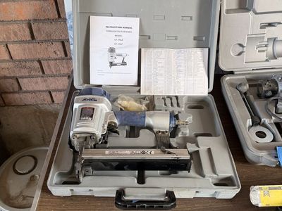 Apach CF-15AA / CF-15AP Corrugated Fastener Pneumatic Nailer Gun Kit with Case