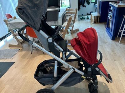 Uppababy Vista V2 Stroller + Bassinet + Rumble Seat — $450