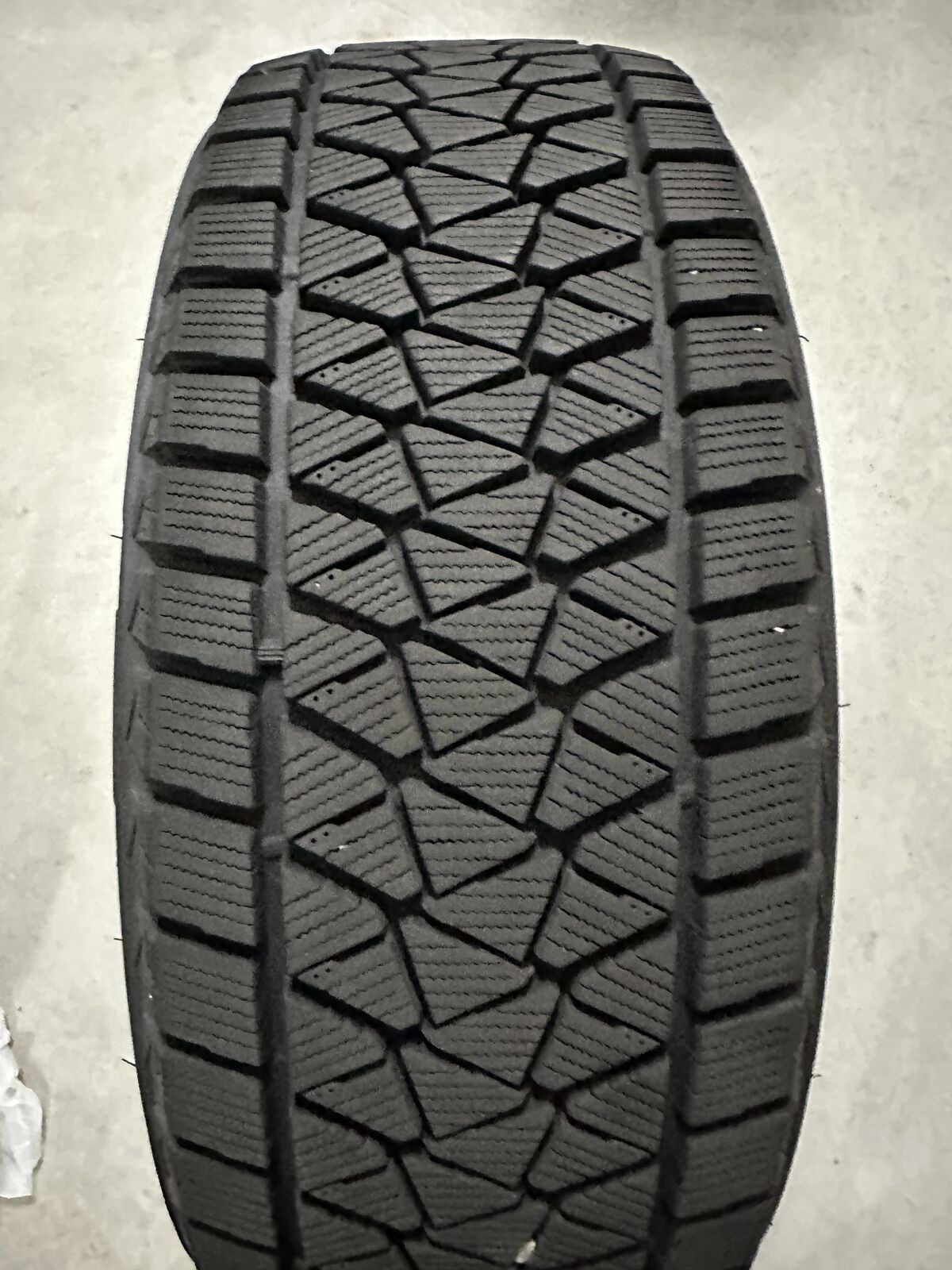 Blizzak DM-V2 (225/60 R17) - 4 Tires
